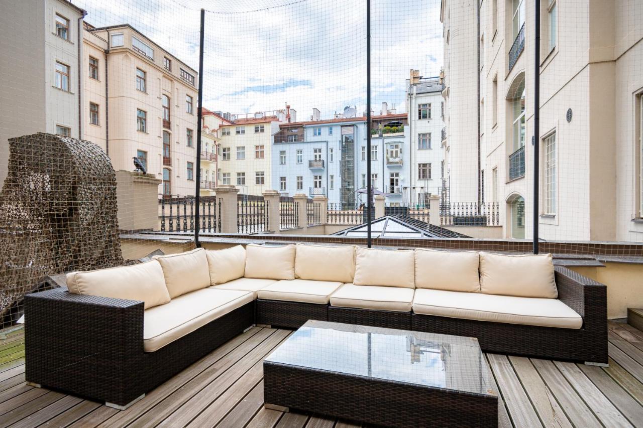 Elegant Paris Ave Apartment With A Terrace Prague Exterior photo